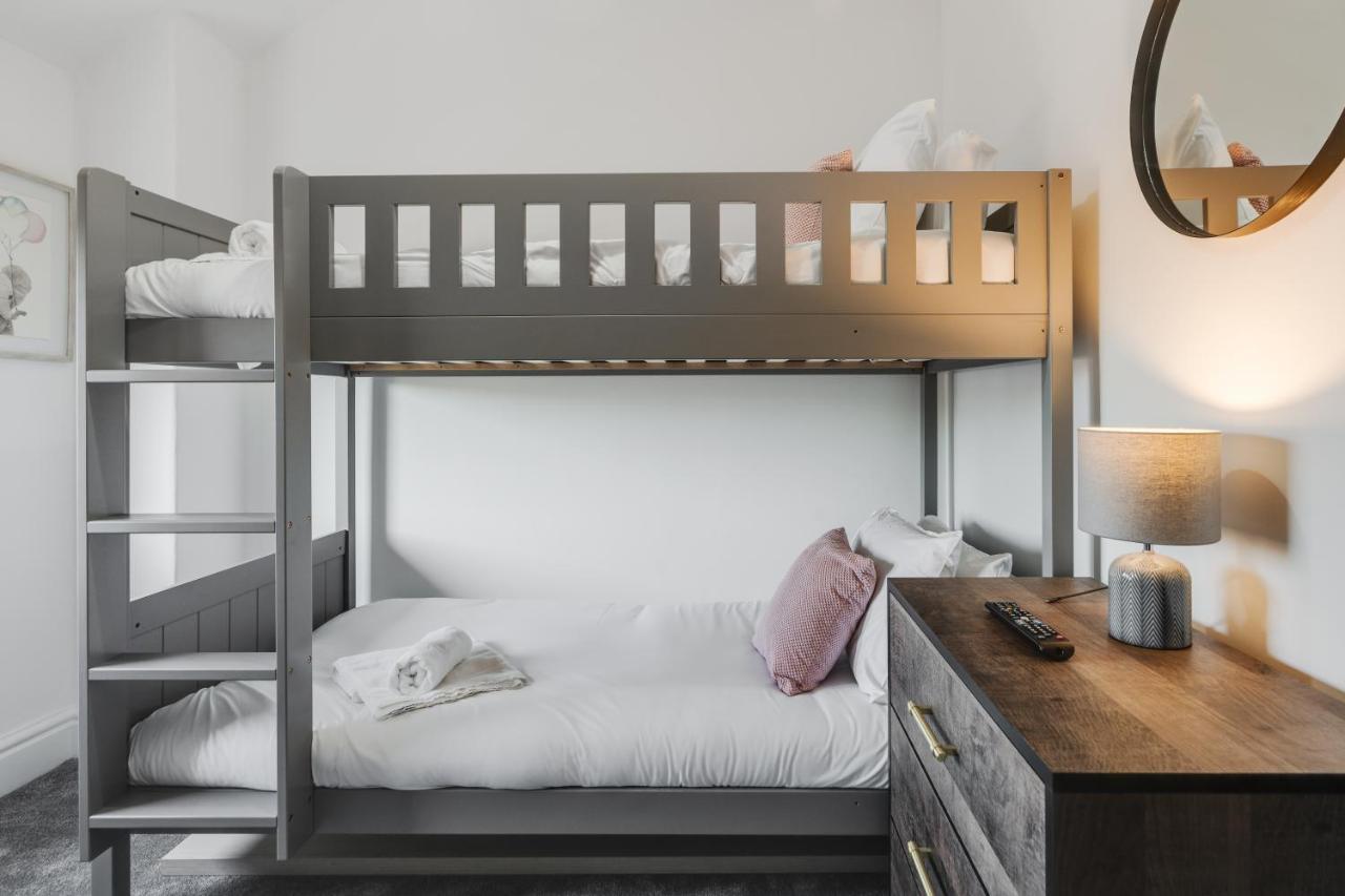 St David'S - Stylish 2 Bed Apartment, Free Parking, Close To Beach Lytham St Annes Buitenkant foto