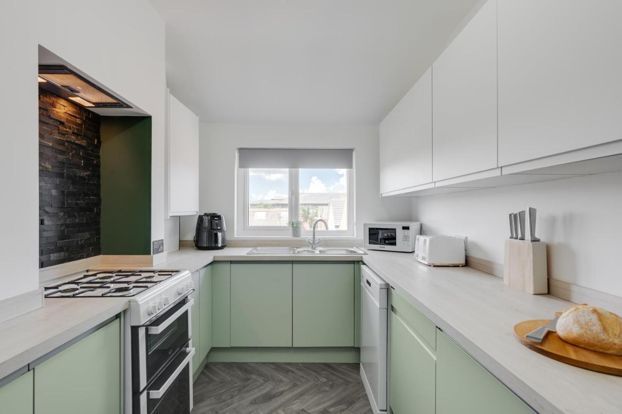 St David'S - Stylish 2 Bed Apartment, Free Parking, Close To Beach Lytham St Annes Buitenkant foto