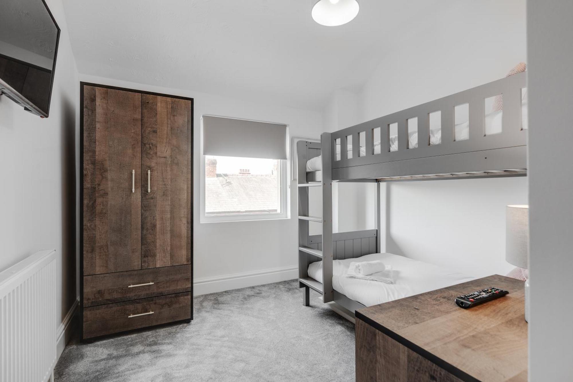 St David'S - Stylish 2 Bed Apartment, Free Parking, Close To Beach Lytham St Annes Buitenkant foto